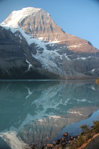 Sunrise at Berg Lake